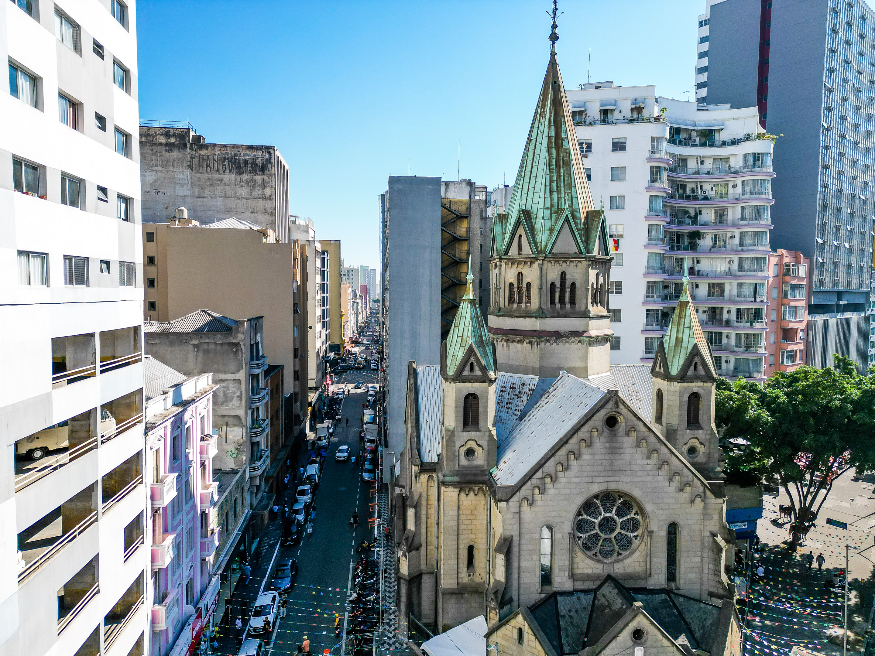 Prefeitura inicia requalificação na Rua Santa Ifigênia e permite o Ruas Temáticas em toda a cidade